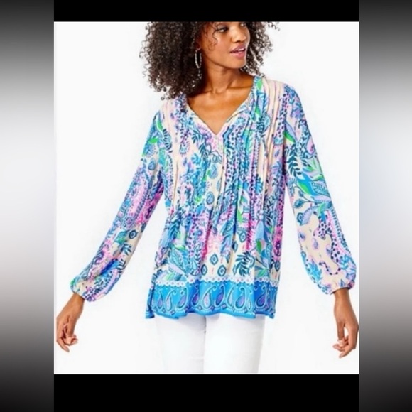 Lilly Pulitzer Marilina Tunic Top in Flocking to Paradise
Size Small - Picture 12 of 12